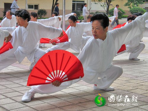 太极功夫扇的好处  防止骨质疏松